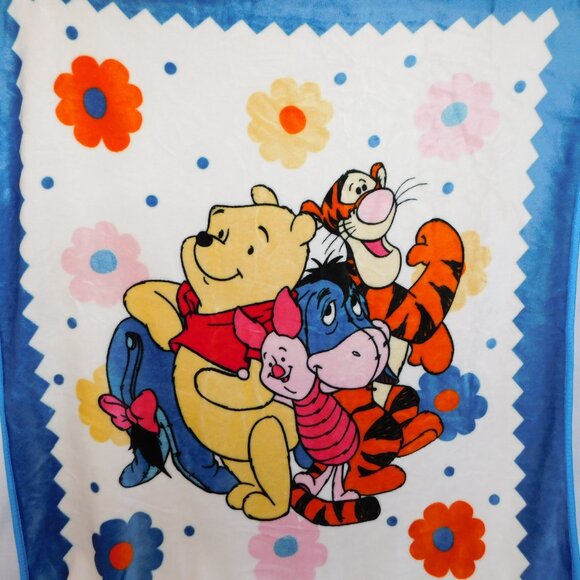 VTG Winnie the Pooh Friends Eeyore Piglet Tigger Fleece Blanket Large 41" x 50" - Picture 6 of 7